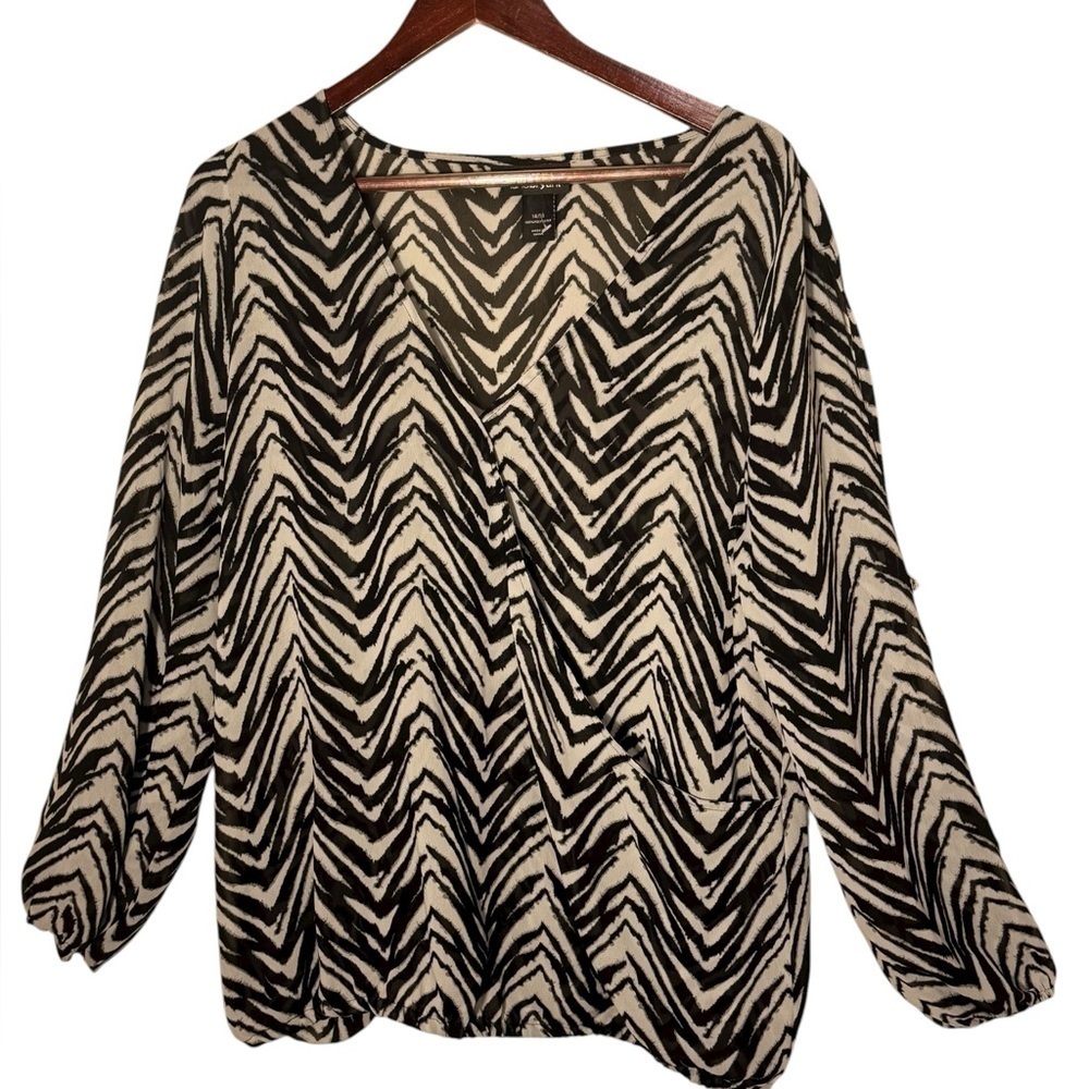 Lane Bryant Womens 14/16 Black Gray Zebra Stripe Front Faux Wrap Sheer Blouse